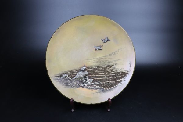 彫金 京都野川製 波千鳥金銀赤銅象嵌飾皿