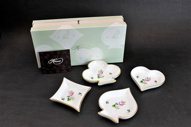 ヘレンド ウィーンの薔薇 トランプシェイプ小皿4枚セット 買取価格：4,000円