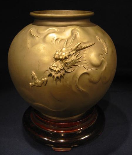 銅器 大島如雲作 蝋型雲龍図花瓶 買取価格：70,000円