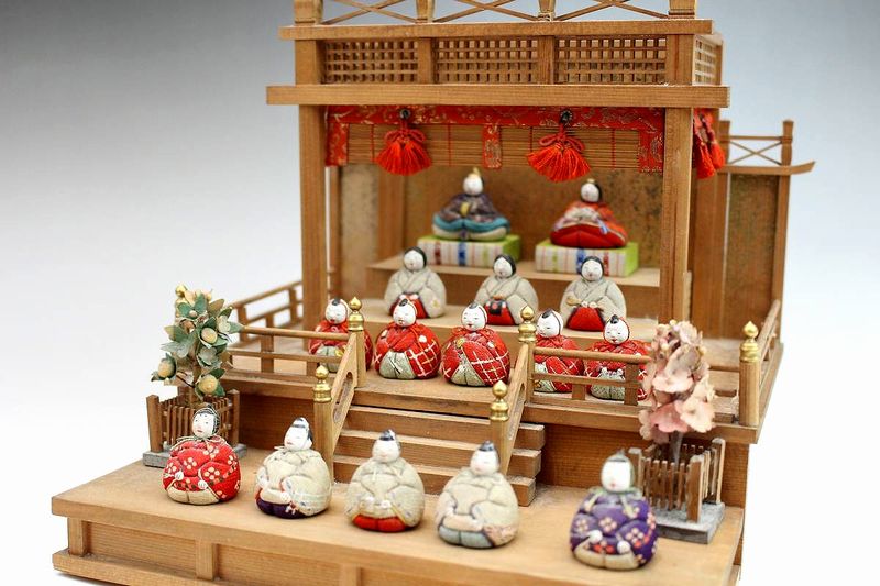 木目込人形 段飾り 豆雛　買取価格：30,000円