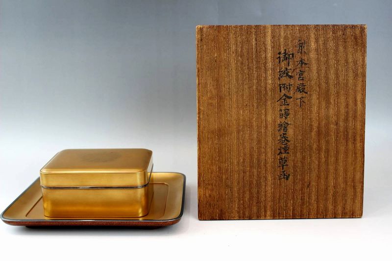 蒔絵 梨本宮殿下御紋付 金巻煙草箱　買取価格：28,000円