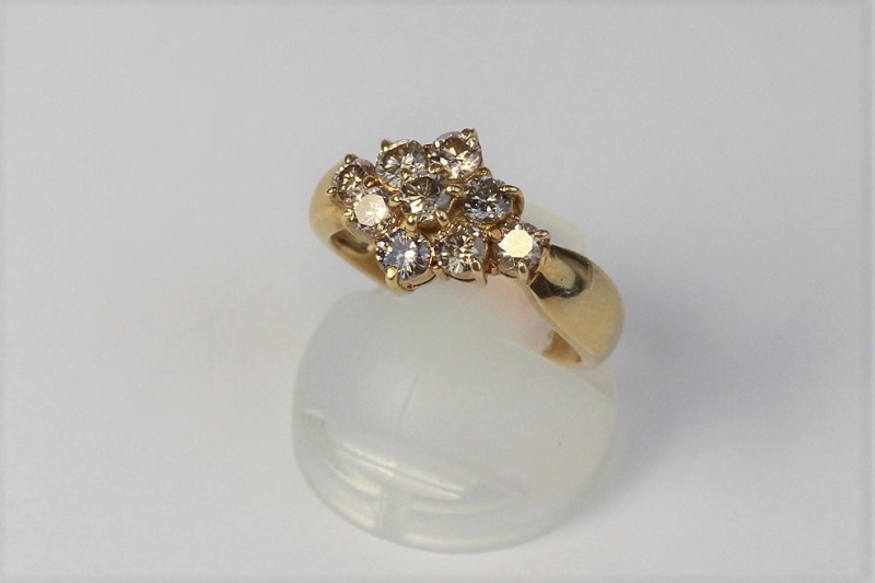 宝石 1.00ctのデザインダイヤ指輪