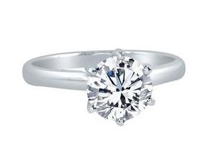 0.7カラットのダイヤモンド婚約指輪
