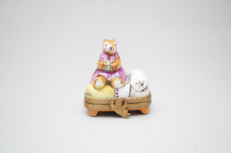 リモージュボックス ベッドの小さなウサギ Peint main 買取価格：8,000円