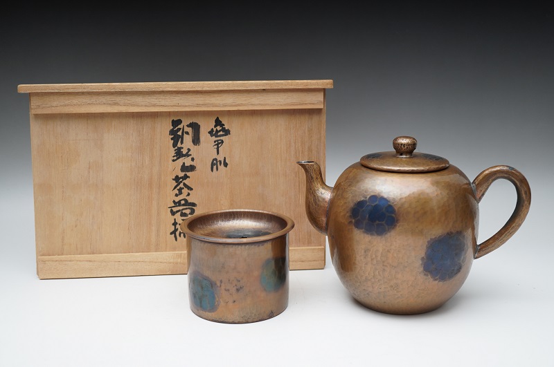 玉川堂製 亀甲文銅製茶器揃 共箱 槌起銅製 湯沸・建水のみ
