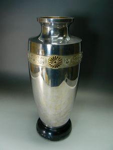 皇室御下賜品 純銀小林製 菊花紋鳳凰花瓶一対