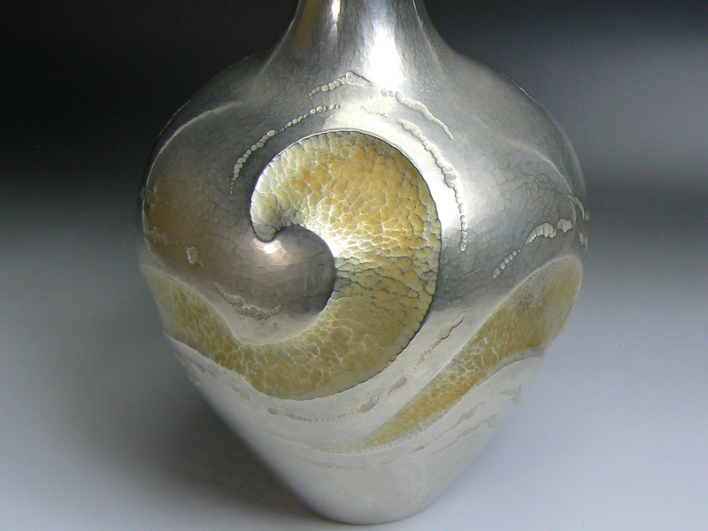 
                  銀製花瓶の買取価格          
