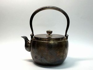 純銀打ち出し湯沸かし