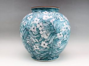 河本礫亭造 染付草花文花瓶
